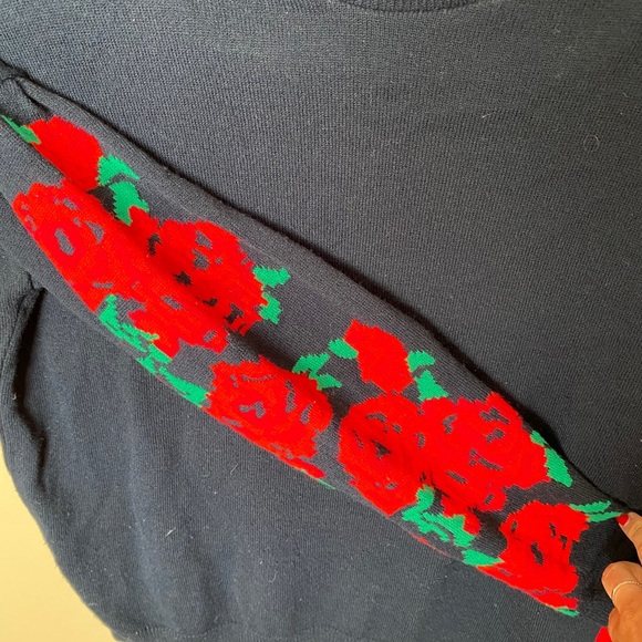 Rose detailed sweater - Picture 2 of 4